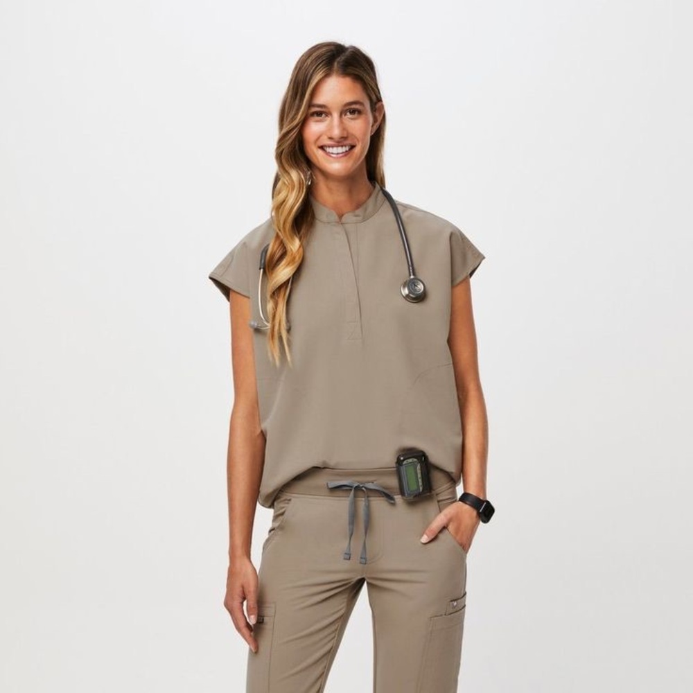 Figs Women's Rafaela scrub top